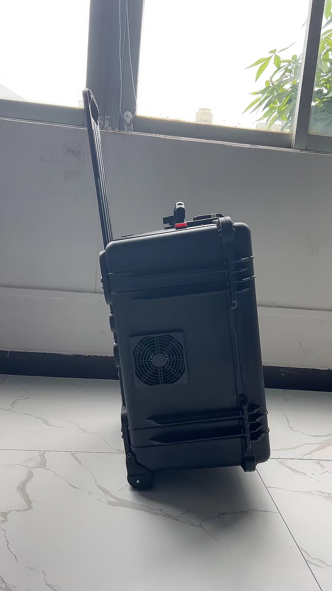 钦州手拉箱型移动通信干扰器